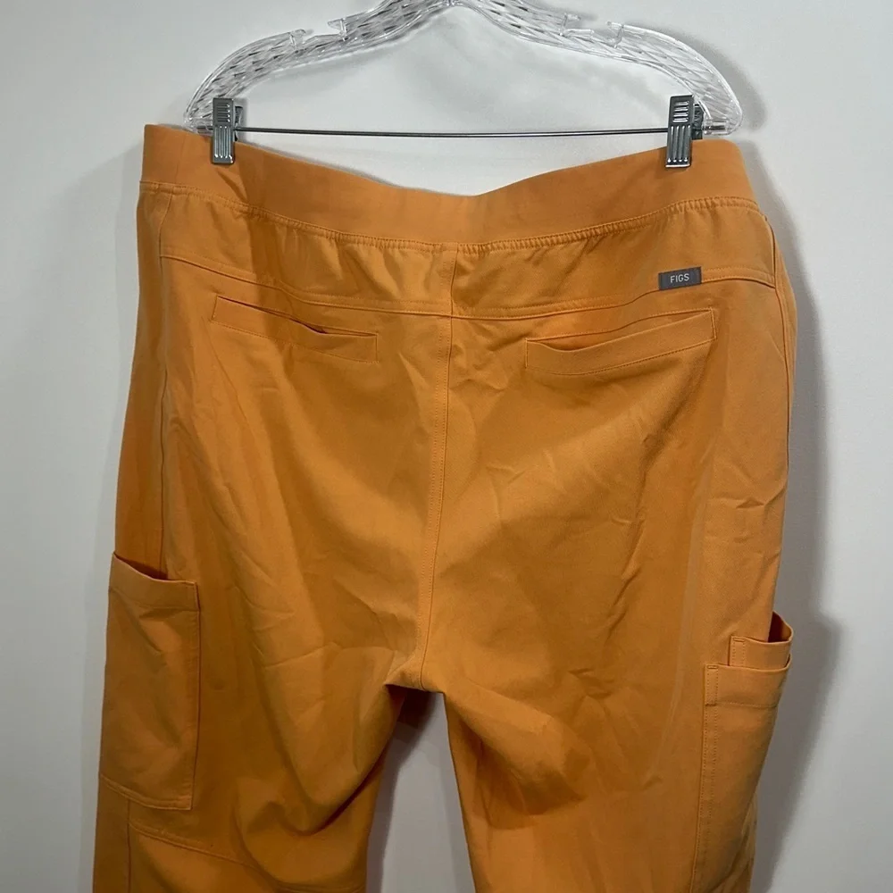 Figs Men’s orange scrubs pants size 3XL Short